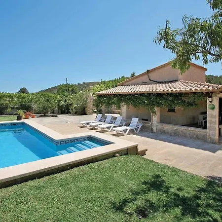 Catalina Petit Pollenca
