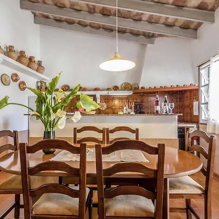 Catalina Petit Villa Pollenca